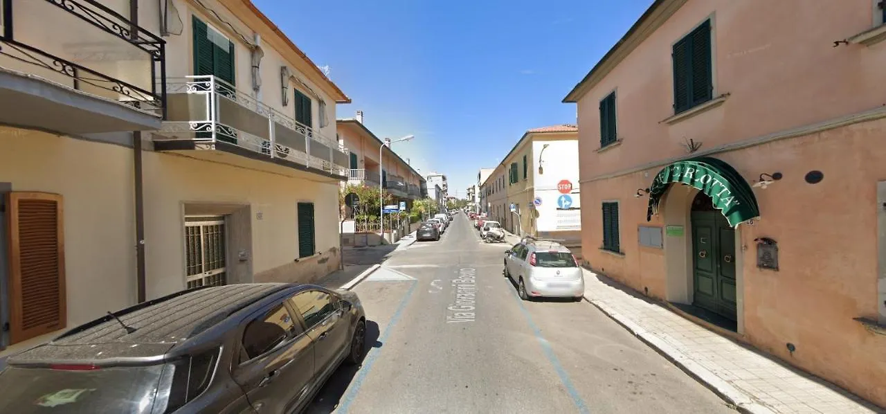 Hotel Casa Carlotta Follonica 0*,